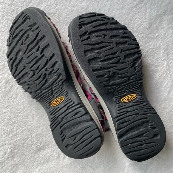 Keen Women’s Grey/Pink Closed Toe Sandals Size 7.5 - Picture 9 of 9